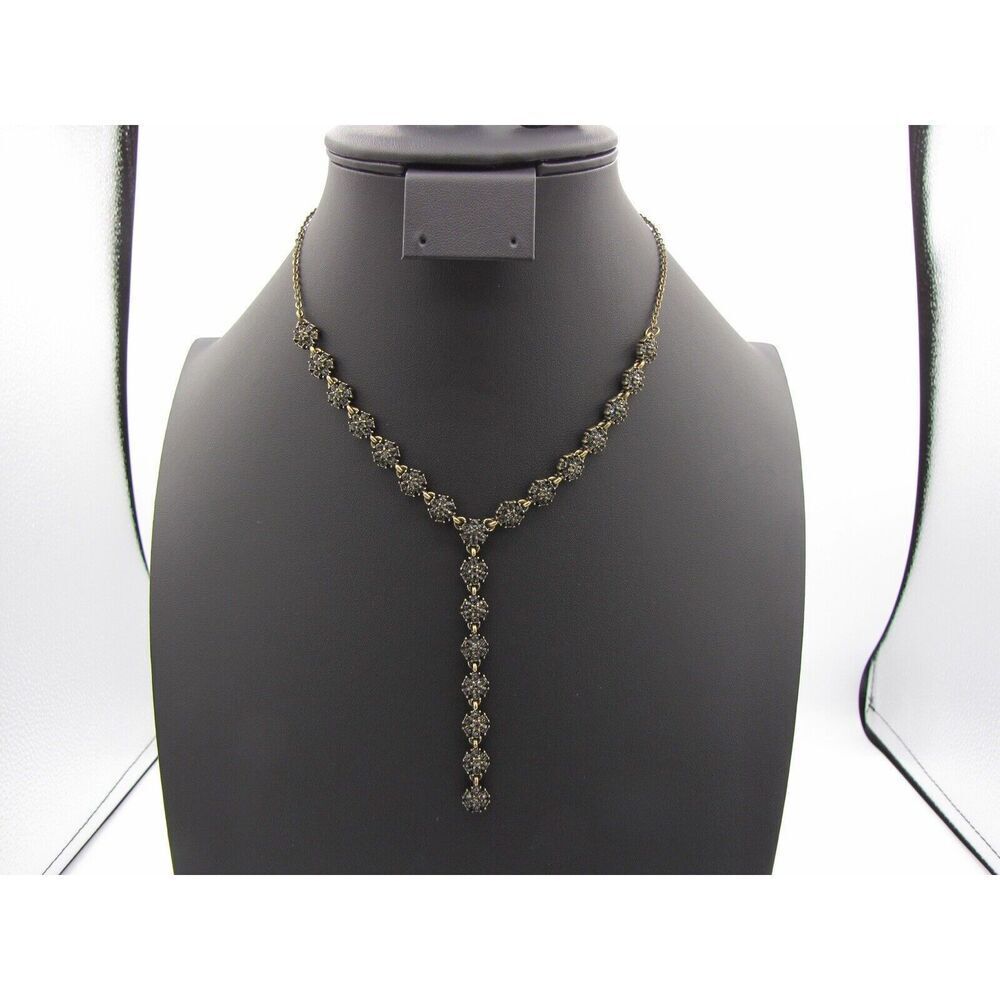 LOGO Lori Goldstien flower necklace